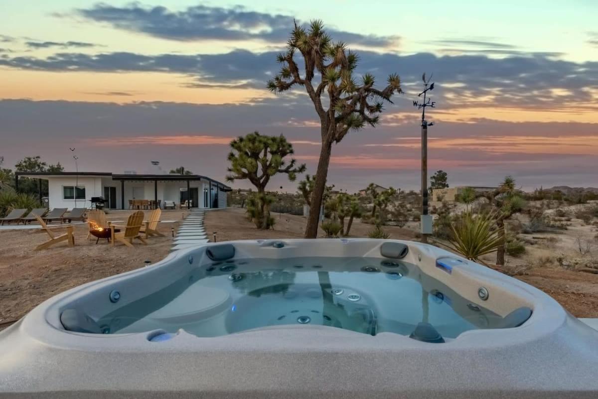 Kinetic House-Joshua Trees Sculptures Cowboy Pool Vila Yucca Valley Exterior foto