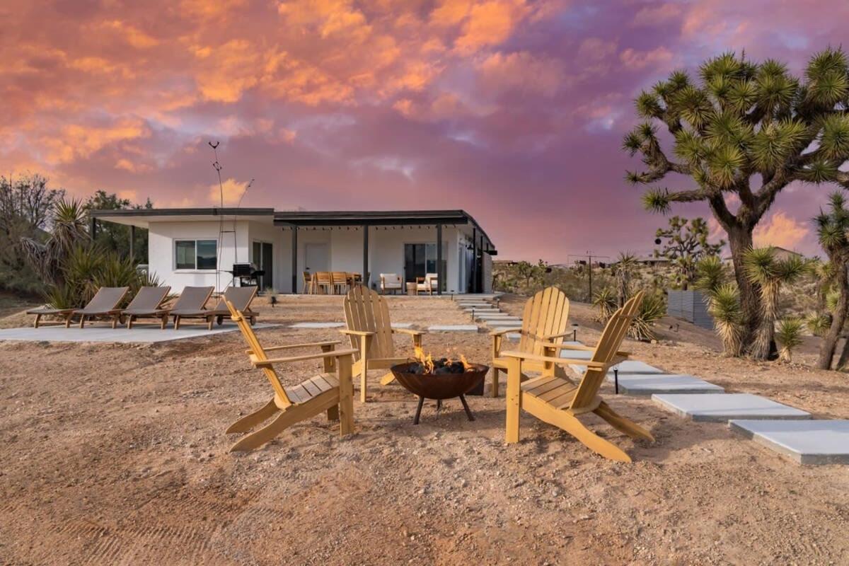 Kinetic House-Joshua Trees Sculptures Cowboy Pool Vila Yucca Valley Exterior foto